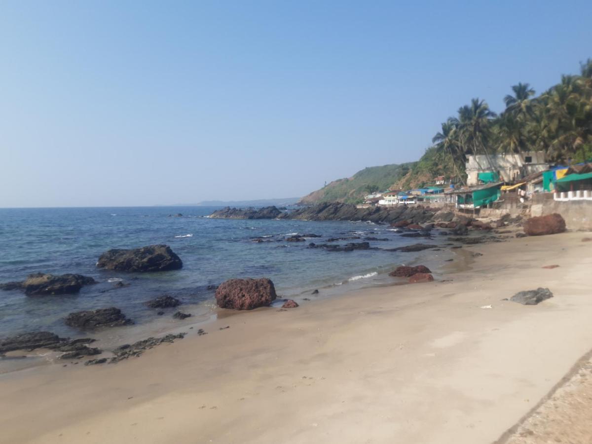 Om Ganesh Guest House Cliffside Арамбол Екстериор снимка