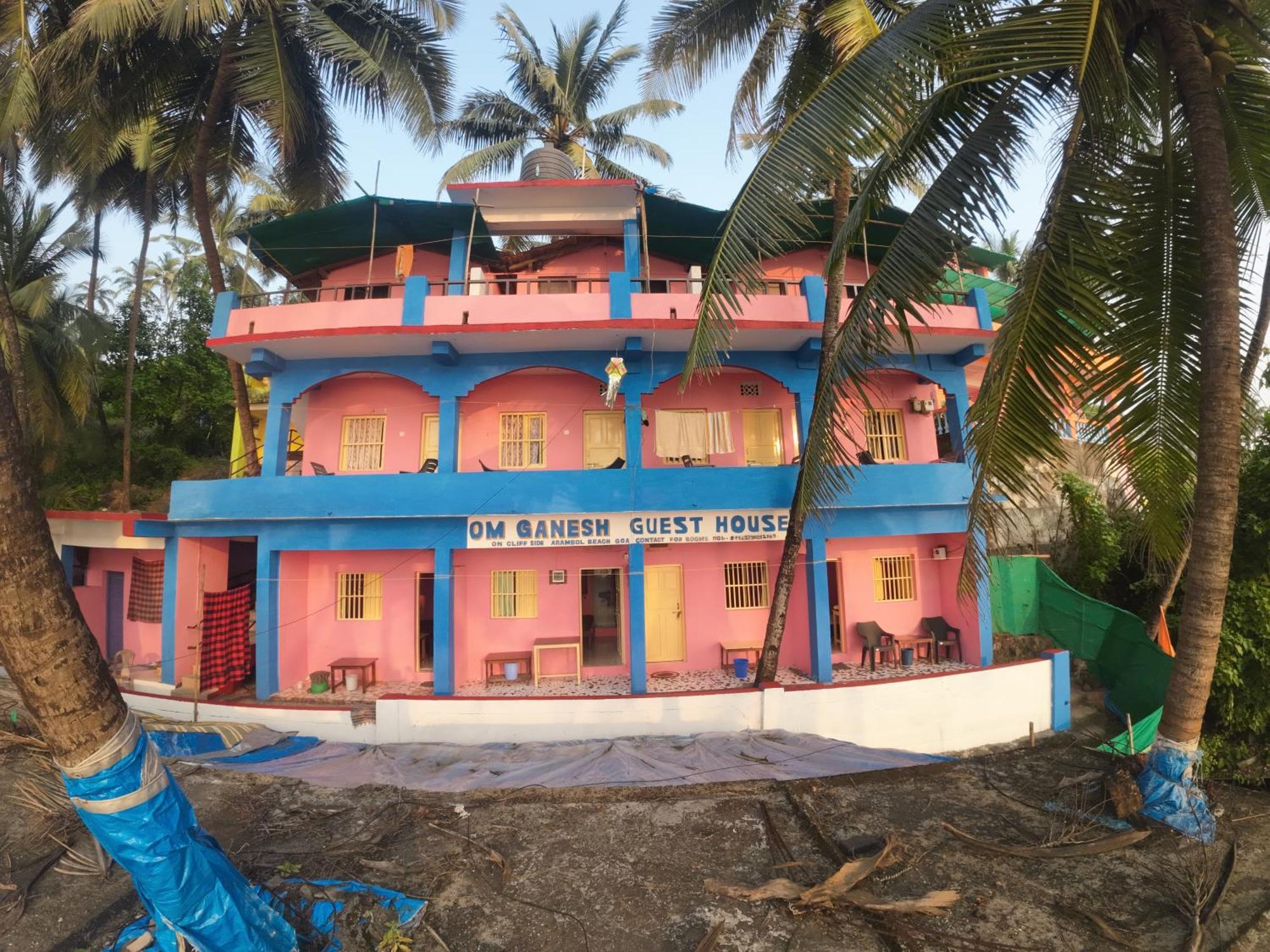 Om Ganesh Guest House Cliffside Арамбол Екстериор снимка