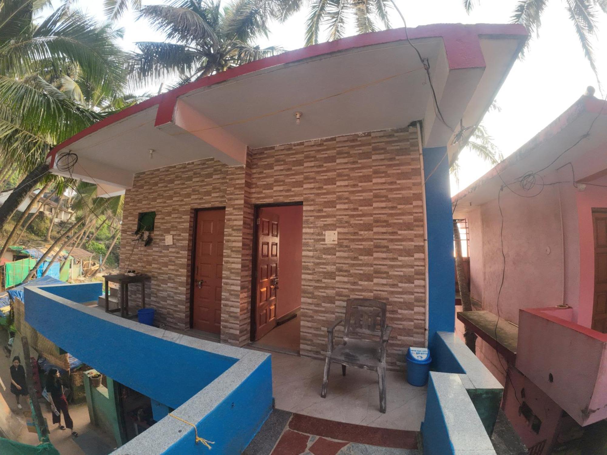Om Ganesh Guest House Cliffside Арамбол Екстериор снимка
