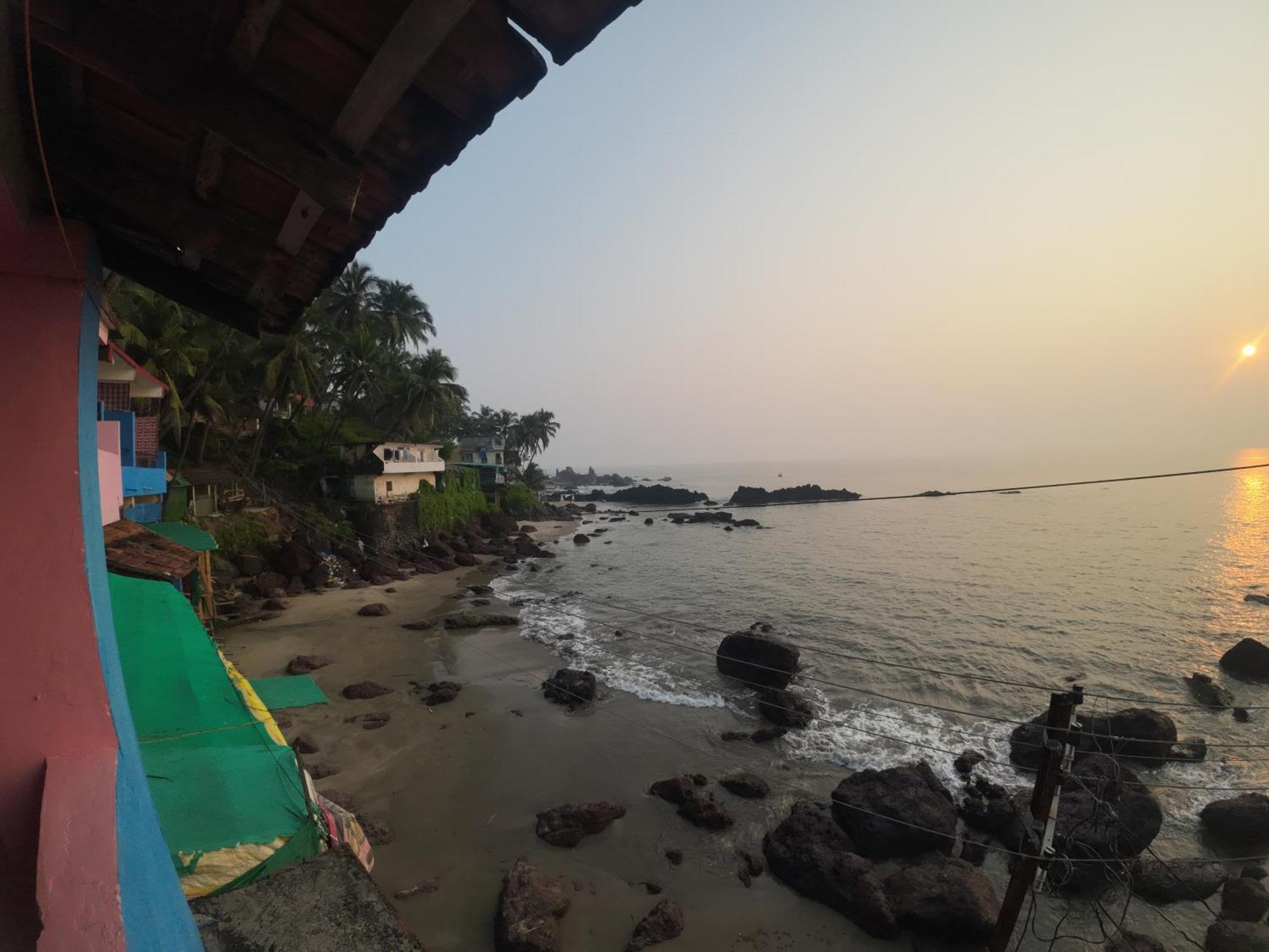 Om Ganesh Guest House Cliffside Арамбол Екстериор снимка