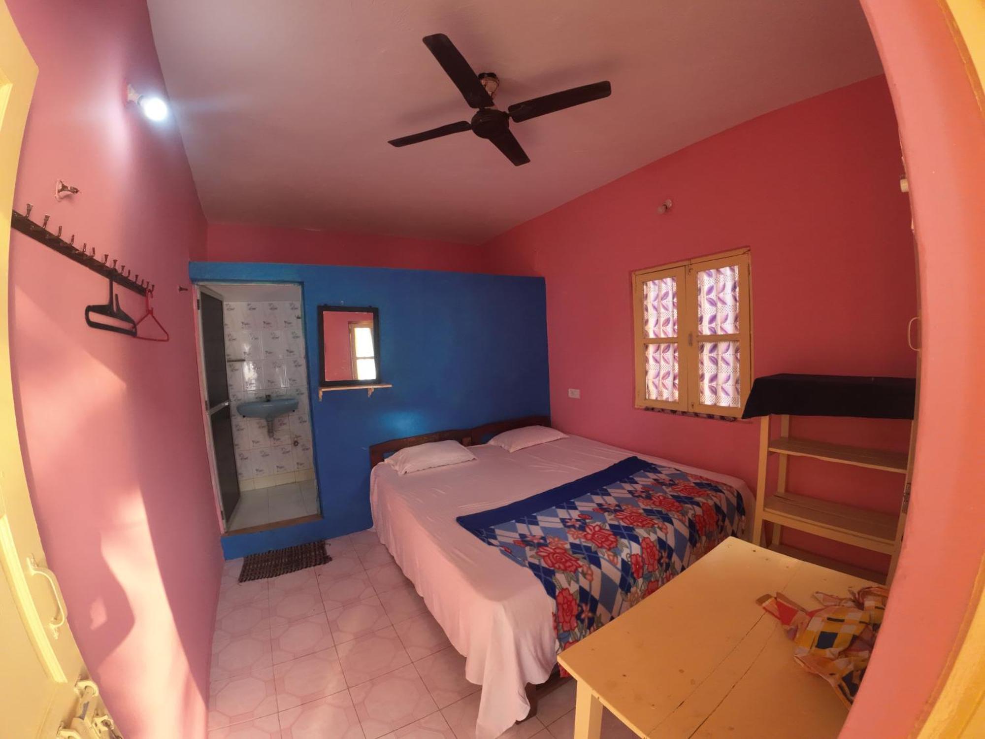 Om Ganesh Guest House Cliffside Арамбол Екстериор снимка