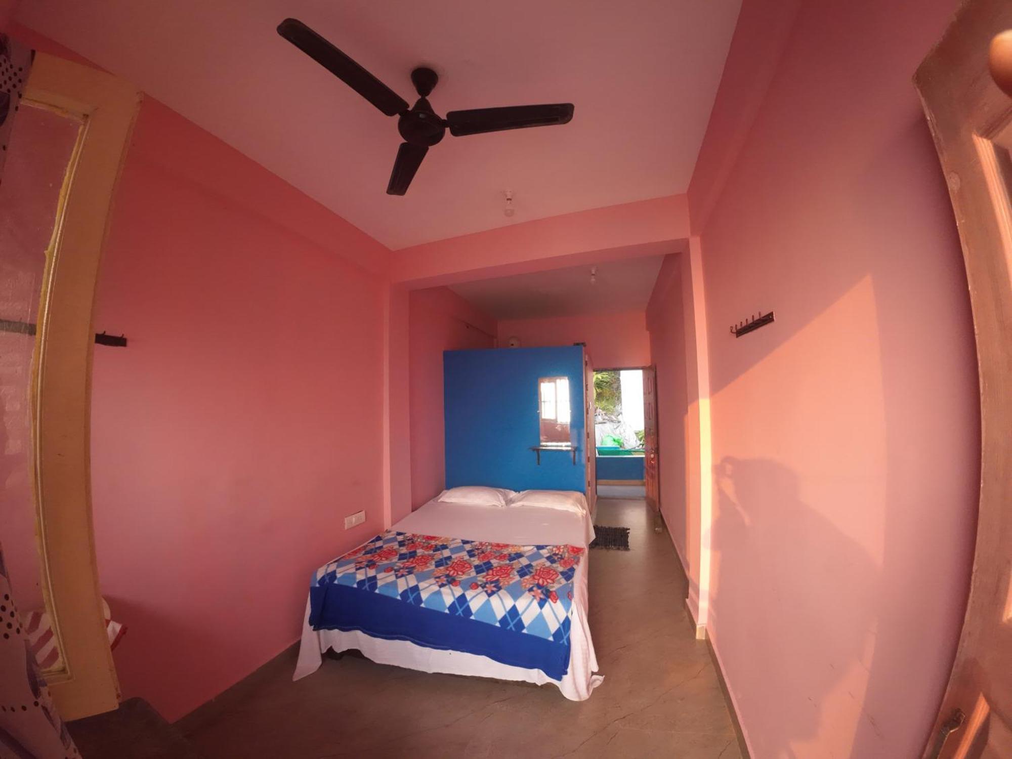 Om Ganesh Guest House Cliffside Арамбол Екстериор снимка