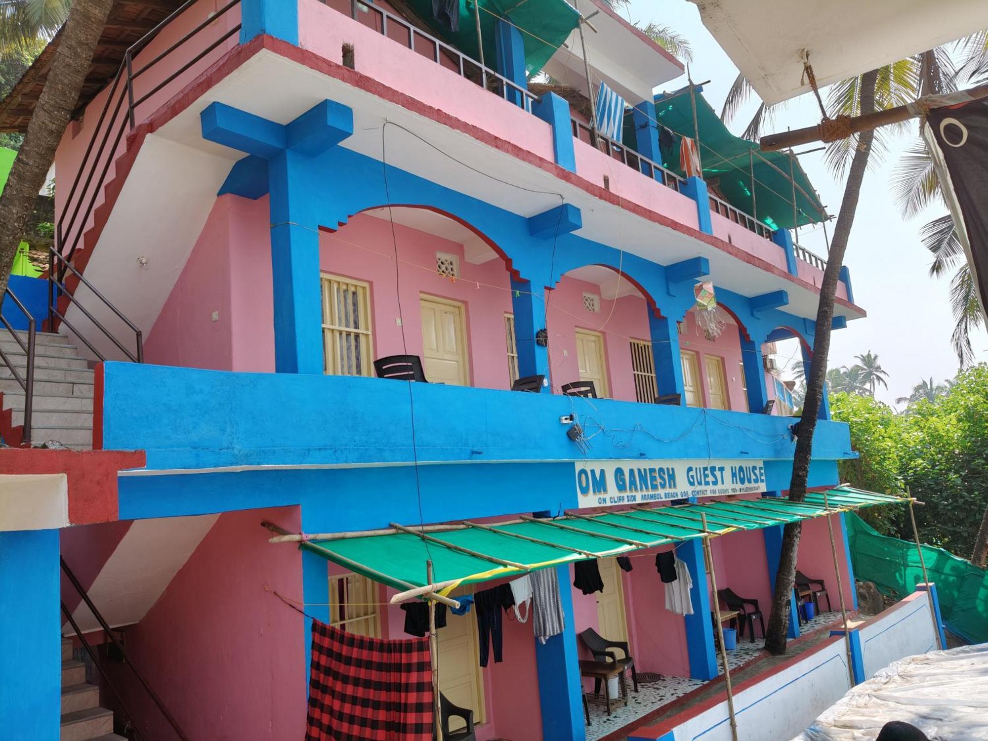 Om Ganesh Guest House Cliffside Арамбол Стая снимка